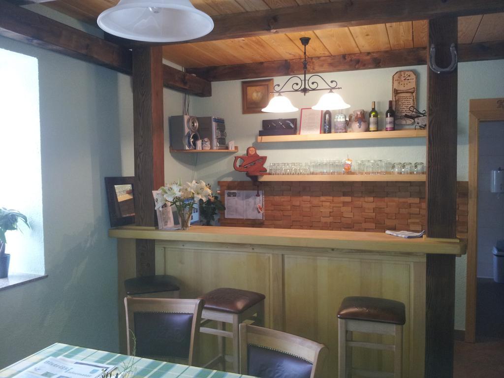 Villa Turisticna Kmetija Pri Pozarju Knezak Esterno foto