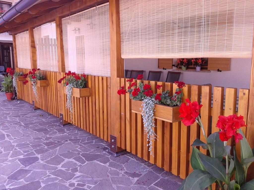 Villa Turisticna Kmetija Pri Pozarju Knezak Esterno foto